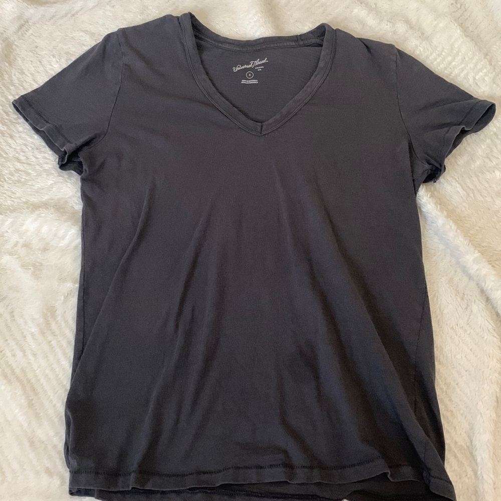 Grey v neck short sleeve
